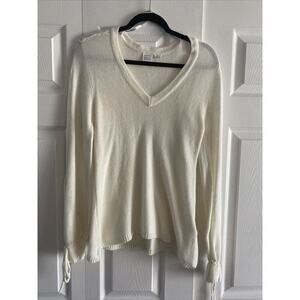 Some Days Lovin Women's XS V Neck Ivory Knit Sweater